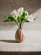 Small Bizen ware flower vase with natural Hidasuki patterns