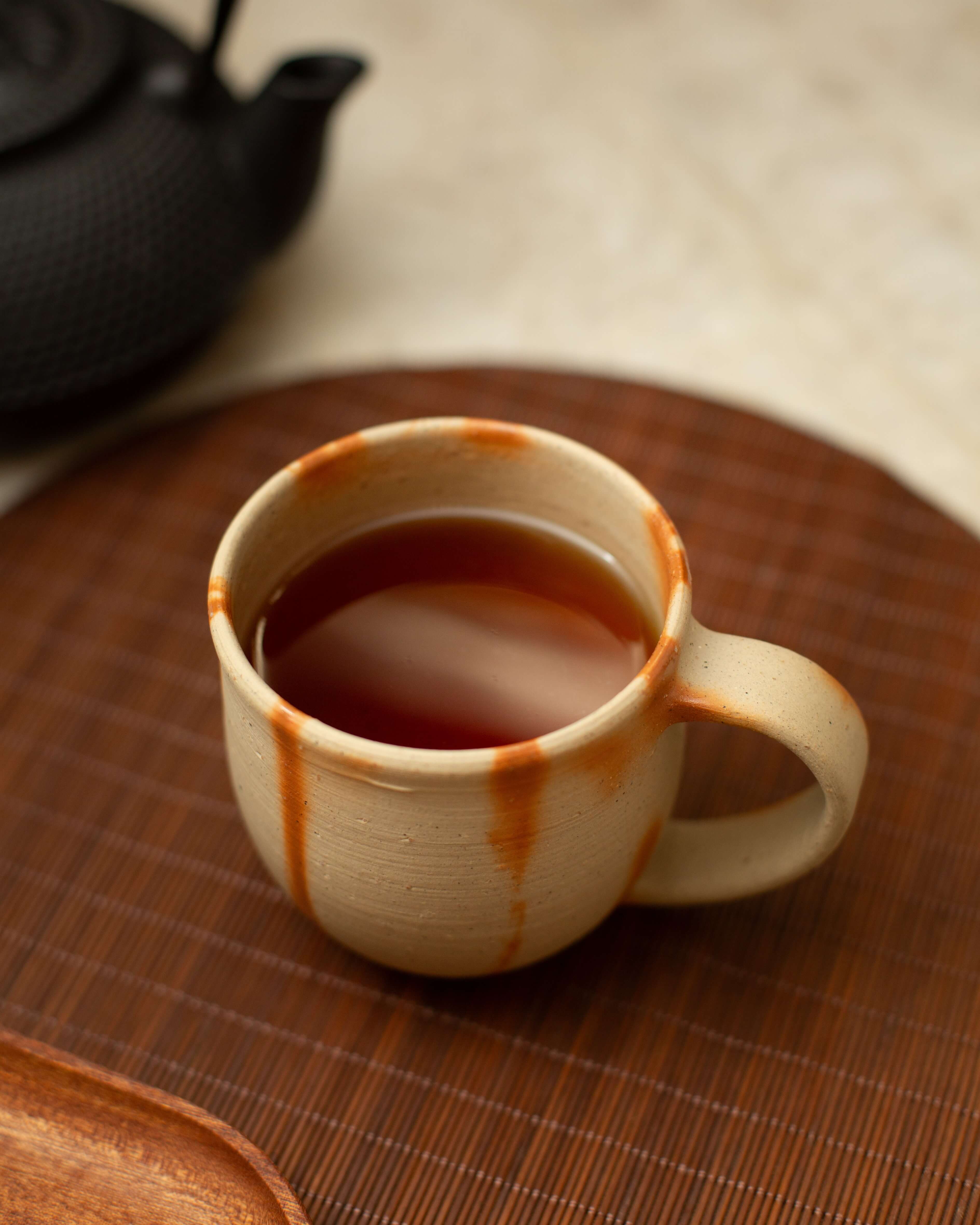 Hidasuki patterned Bizen ware mug by Haremono