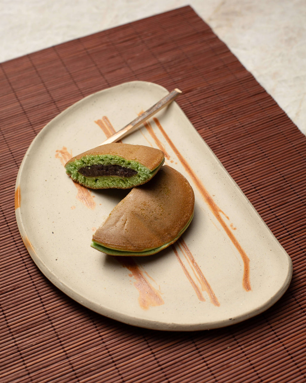 Japanese ceramic serving plate with Hidasuki patterns